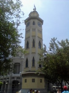 Tour mauresque avec l'horloge