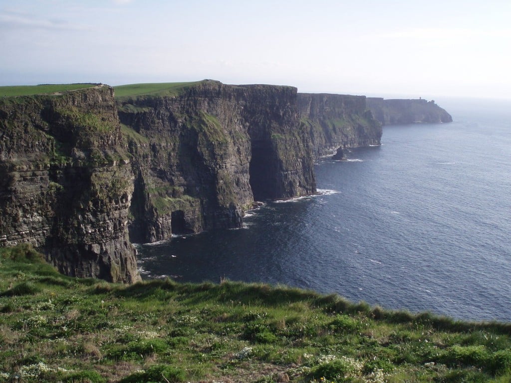 1200px-Ireland_CliffsMoher