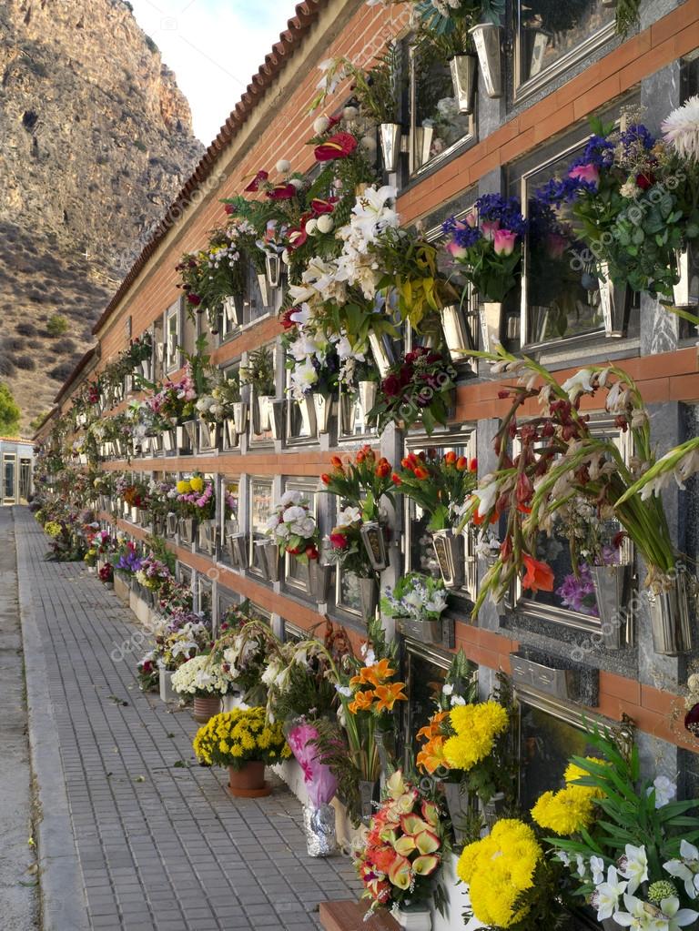 depositphotos 18311331 stock photo spanish cemetery costa blanca spain Todos los Santos - la Toussaint en Espagne