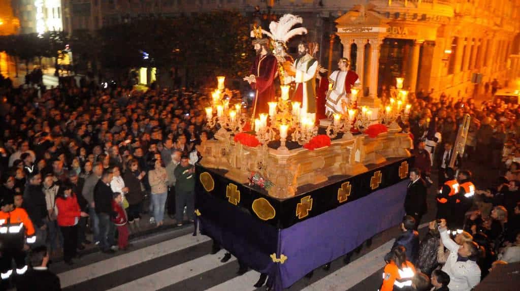 paso costalero Pâques en Espagne: quiz!