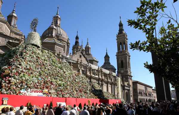 foto ofrenda de flores blog1 Día de la Hispanidad - 12 octobre