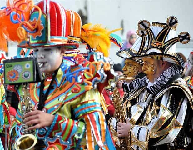 618px 2010 Mummers New Years Day Parade 4235886776 Nouvel an aux États-Unis