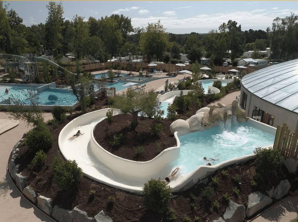 Screenshot 2022 05 29 at 10 39 07 Piscine et parc aquatique dans le camping village Le Domaine dInly Homair Vacances Camping à Quiberon - Homair Vacances