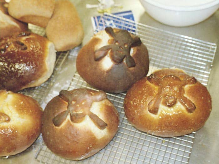 pan de muertos El Día de Muertos - Le jour des morts au Mexique